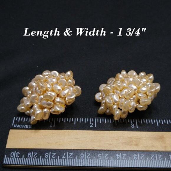 Vintage Freshwater Pearl Cluster Clip Earrings, Mid-century 1950s, 1 3/4 Inches - Picture 6 of 8